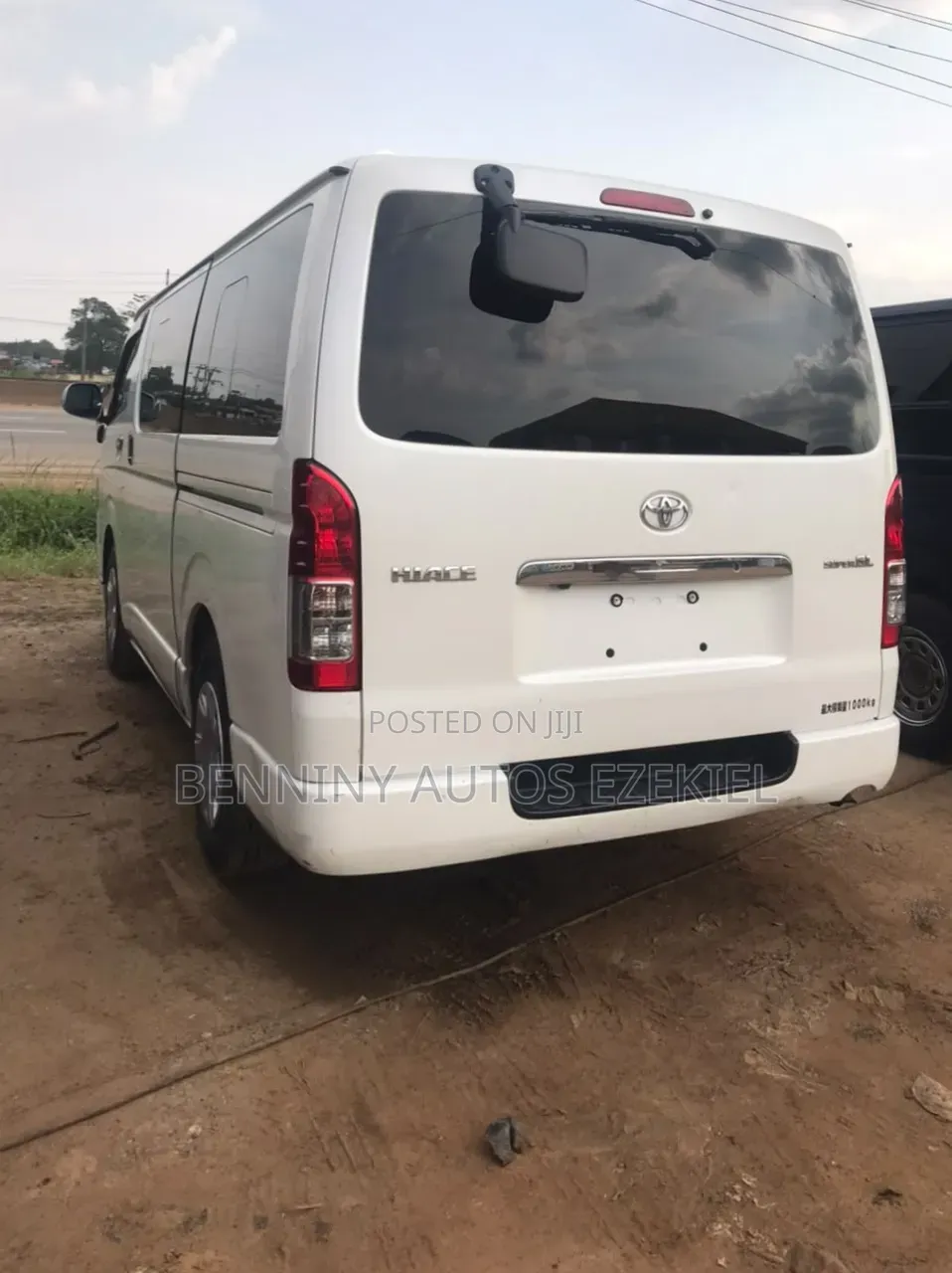 Toyota HiAce 2013 White