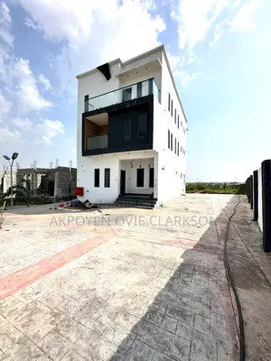 5bdrm Duplex in Dape for sale