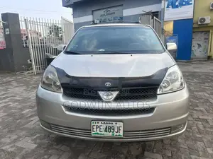 Toyota Sienna XLE AWD 2006 Silver