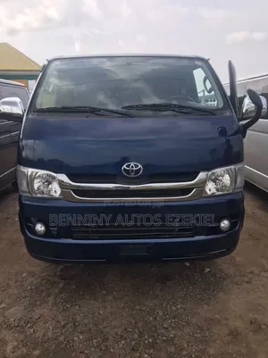 Toyota HiAce 2013 Blue