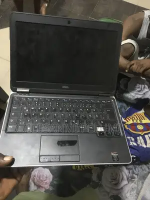 Laptop Dell Latitude E7240 8GB Intel Core i5 SSD 128GB