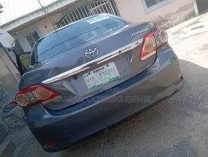 Toyota Corolla 2011 Gray