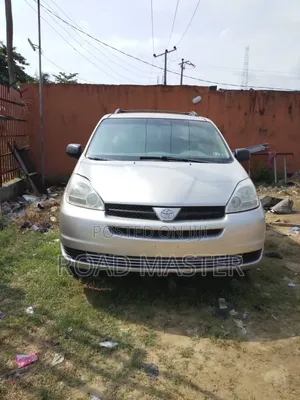 Toyota Sienna 2005 Silver