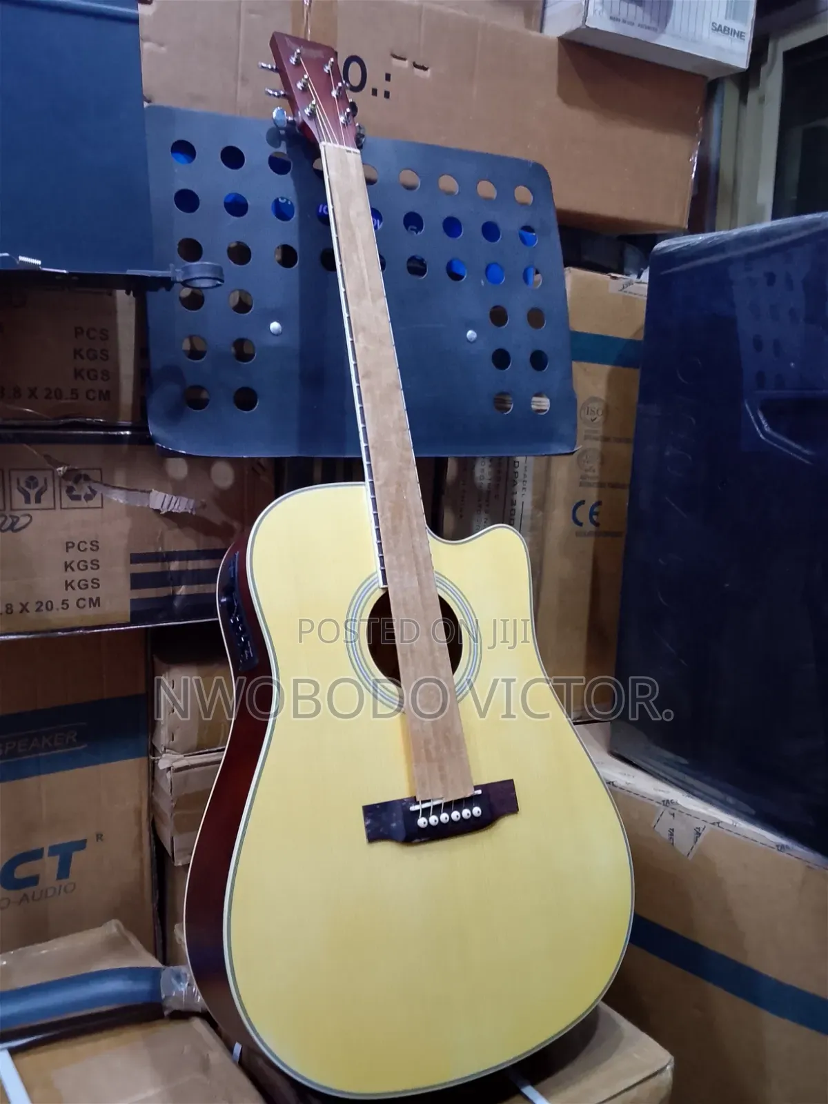 Box Guitar Semi Acoustic