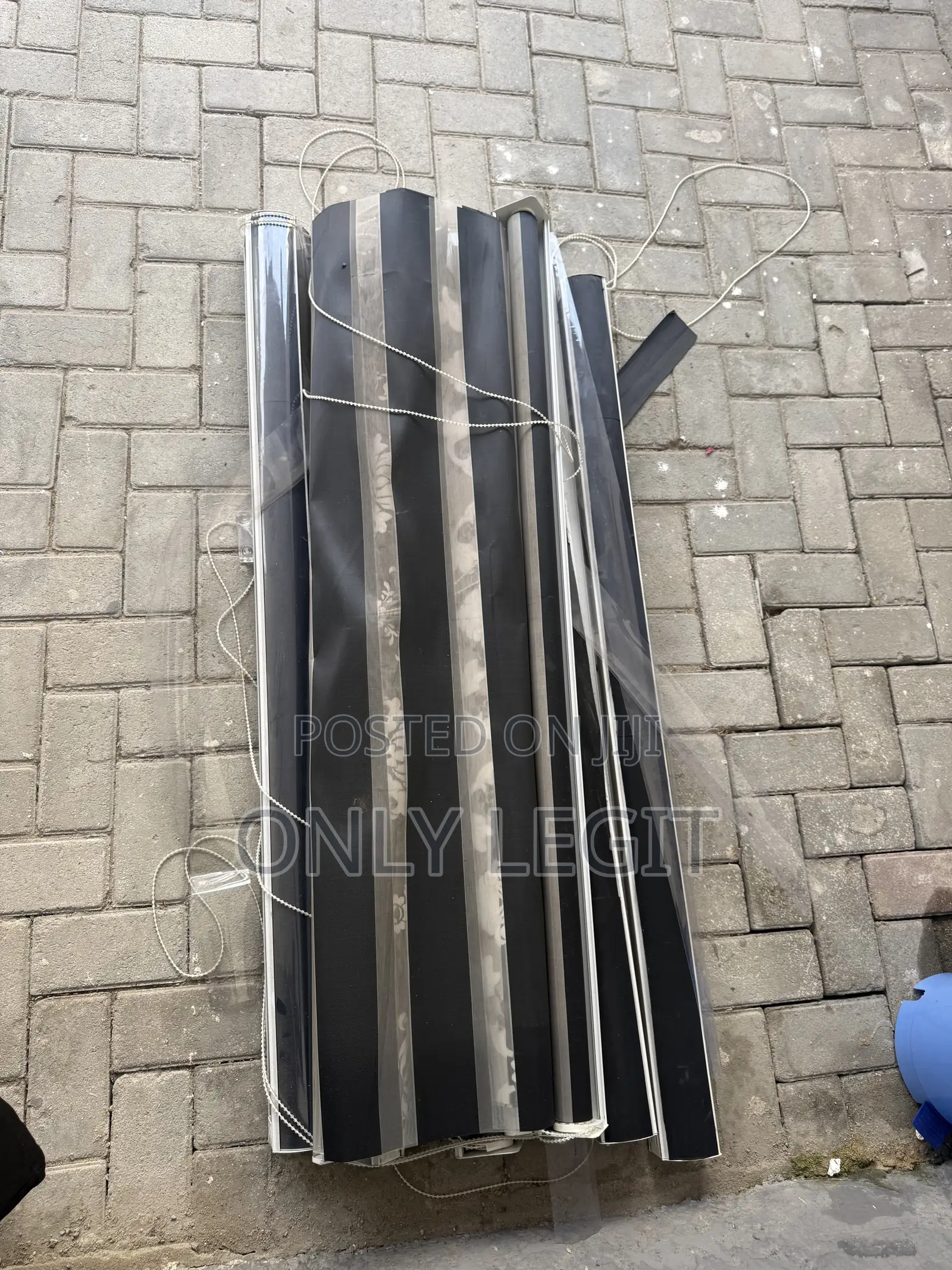 7 Window Blind