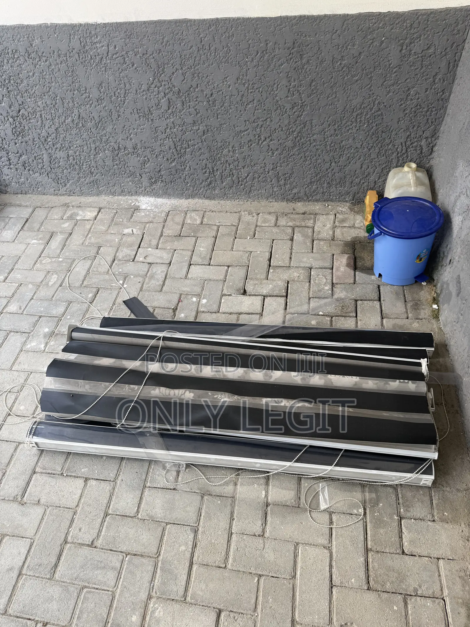 7 Window Blind