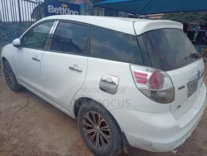 Toyota Matrix 2004 White