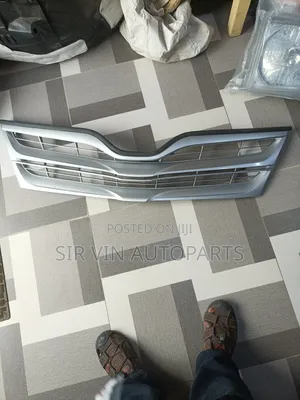 Front Grill Toyota Venza 2014