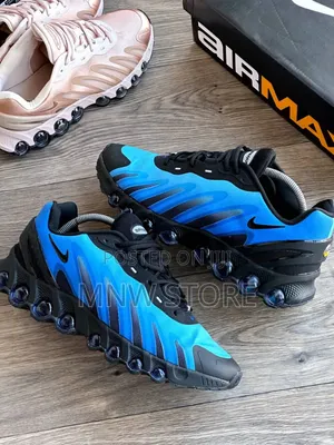 Original Nike Air Max DN8 Sneakers