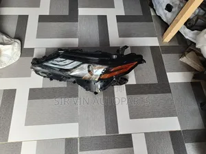 Headlight Toyota Camry 2018 SE