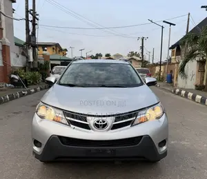 Toyota RAV4 LE 4dr SUV AWD (2.5L 4cyl 6A) 2014 Silver