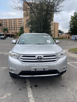 Toyota Highlander Limited 3.5l 4WD 2013 Silver
