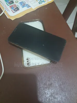 Apple iPhone XS Max 64 GB Gold