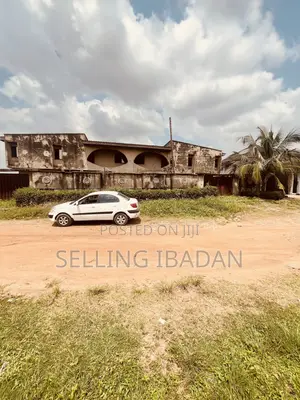 5bdrm Duplex in Akobo for sale
