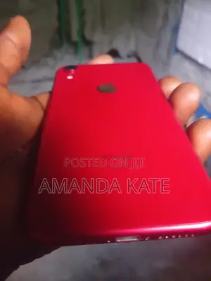 Apple iPhone XR 64 GB Red