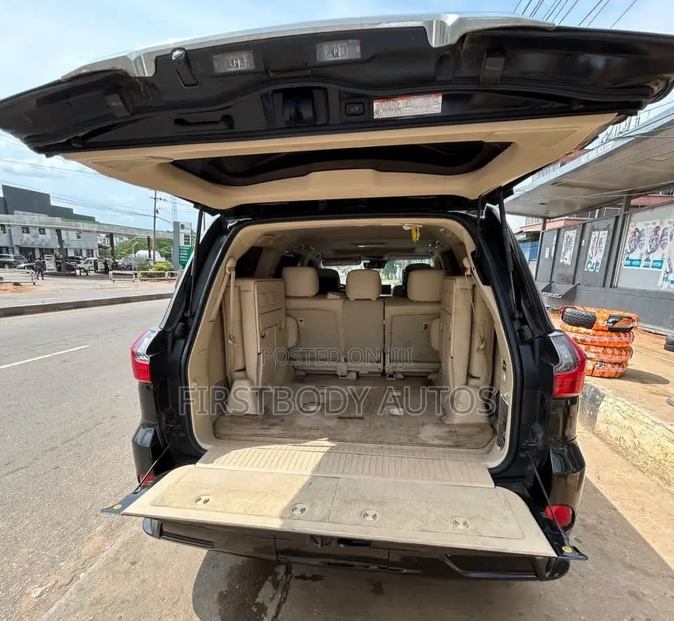 Lexus LX 2018 Black