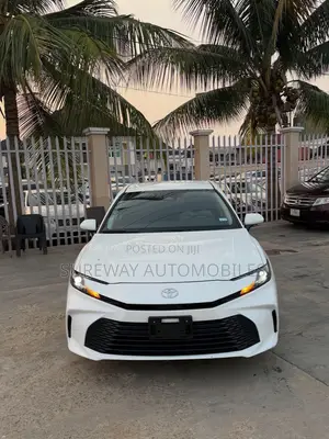 Toyota Camry LE 2026 White