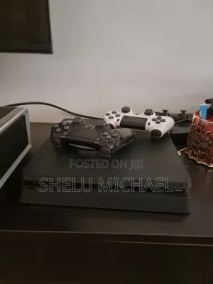 PS4 Slim Console
