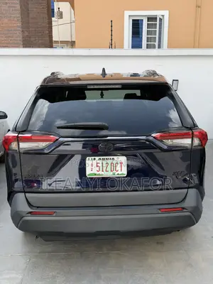 Toyota RAV4 XLE Premium AWD 2020 Blue