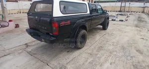 Nissan Frontier XE-V6 4x4 Long Bed Crew Cab 131 in. WB 2002 Black