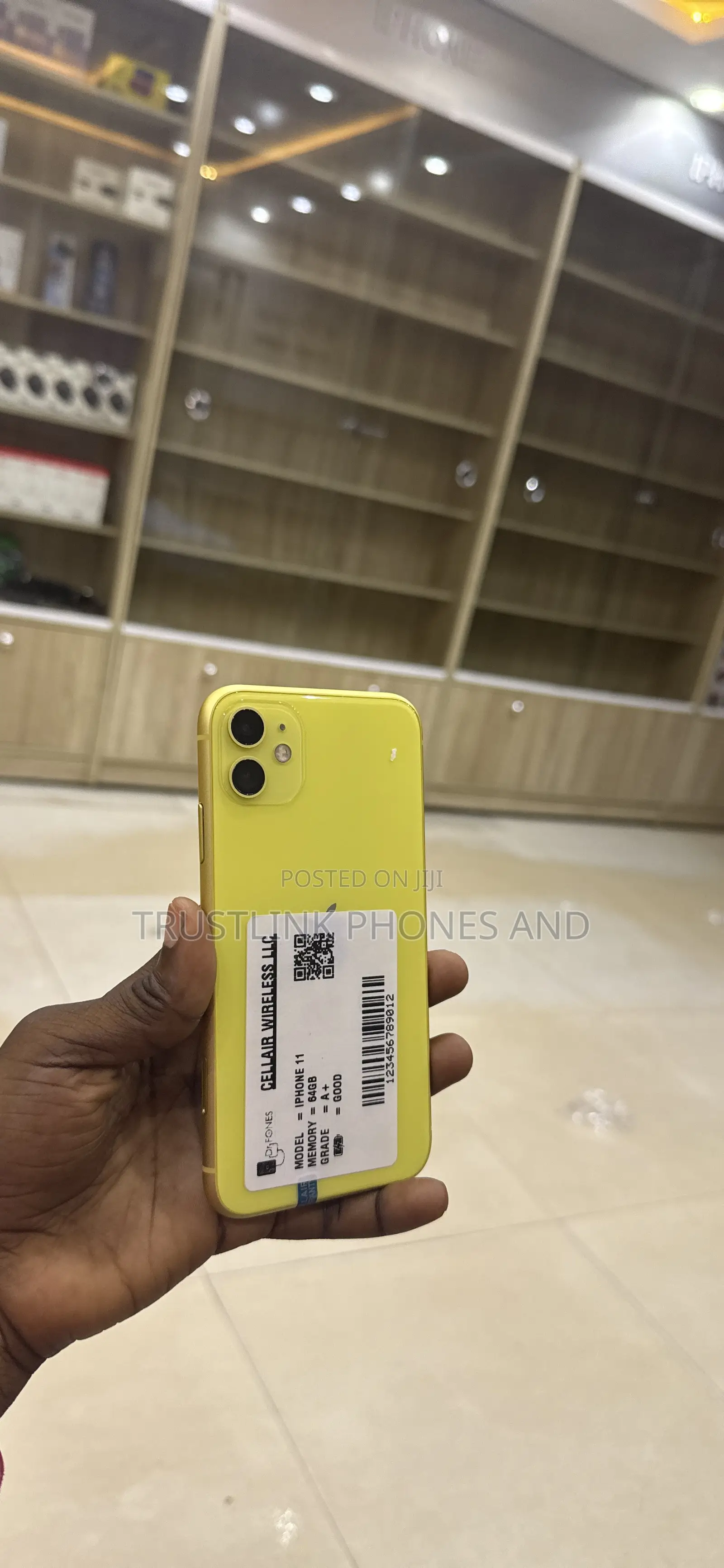 Apple iPhone 11 64 GB Gold