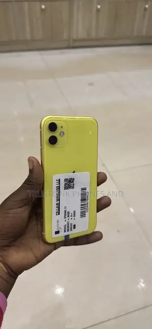 Apple iPhone 11 64 GB Gold