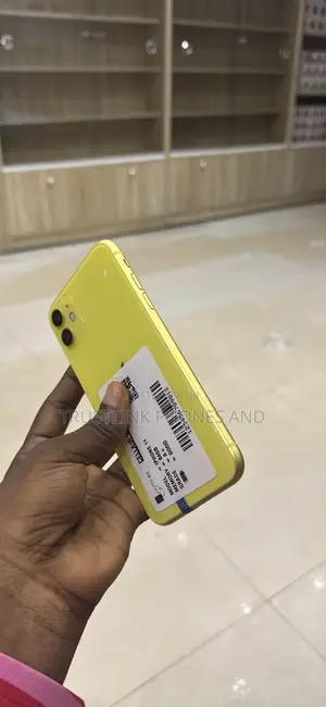 Apple iPhone 11 64 GB Gold