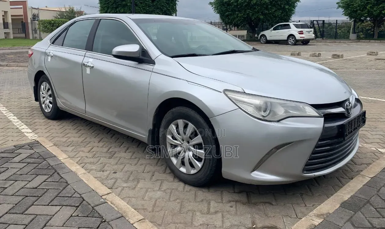 Toyota Camry 2016 Silver