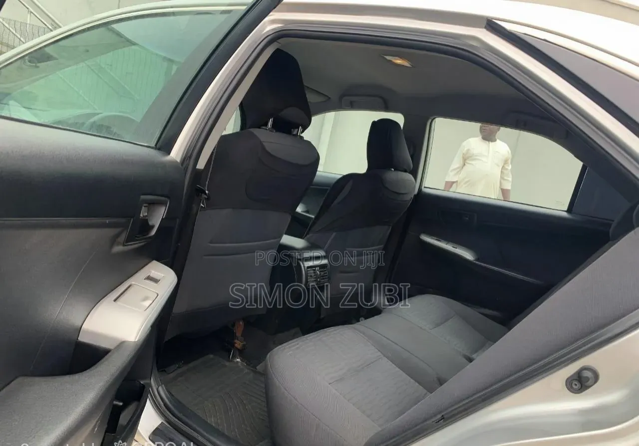 Toyota Camry 2016 Silver
