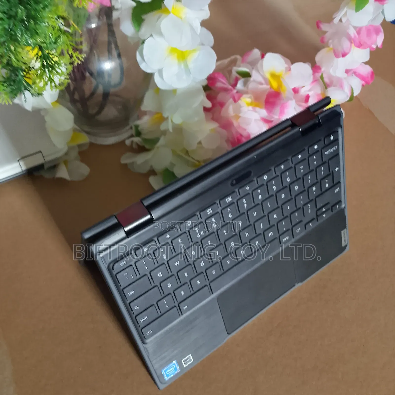 Laptop Lenovo 300e 4GB Intel SSD 32GB