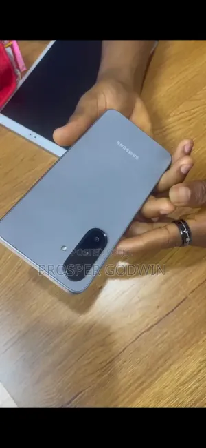 Samsung Galaxy A17 128 GB Gray