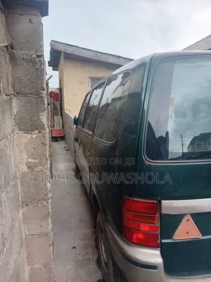 Nissan Vanette 2001 Green