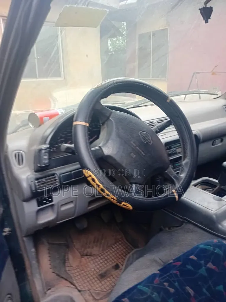 Nissan Vanette 2001 Green