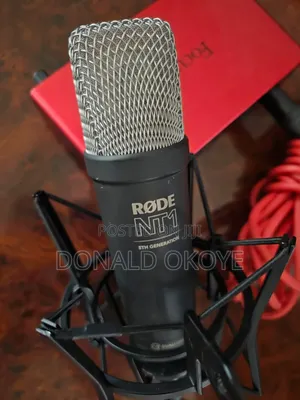 Focusrite Scarlett 212 Plus RODE NT1 Microphone