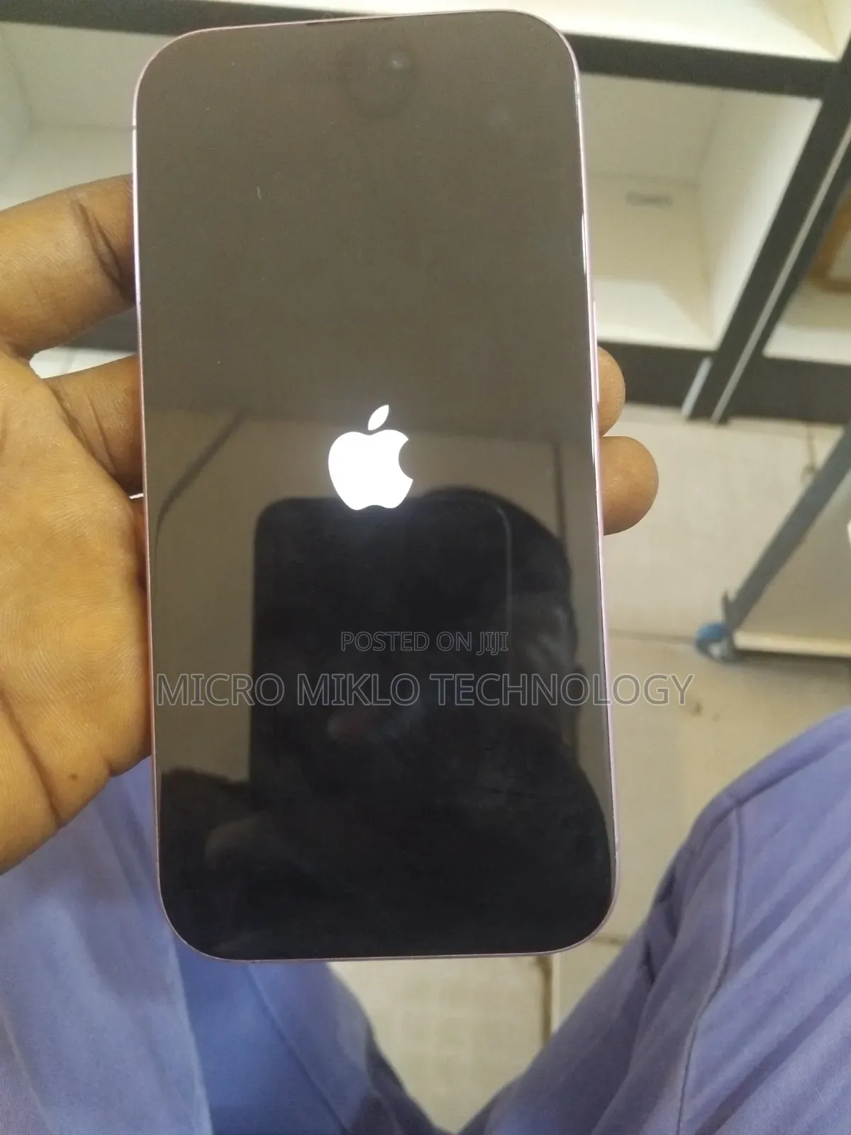 Apple iPhone 16e 128 GB Purple