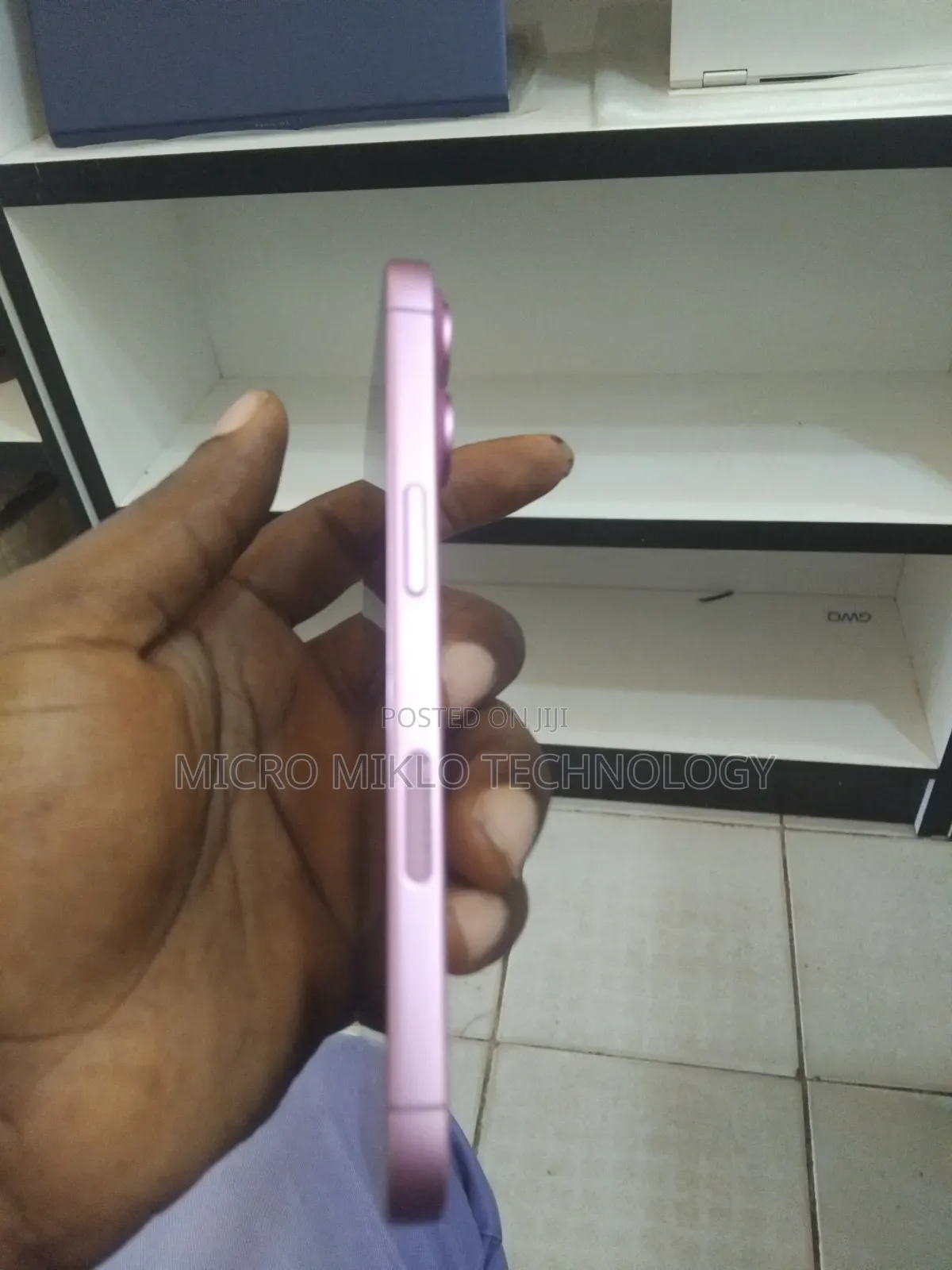 Apple iPhone 16e 128 GB Purple