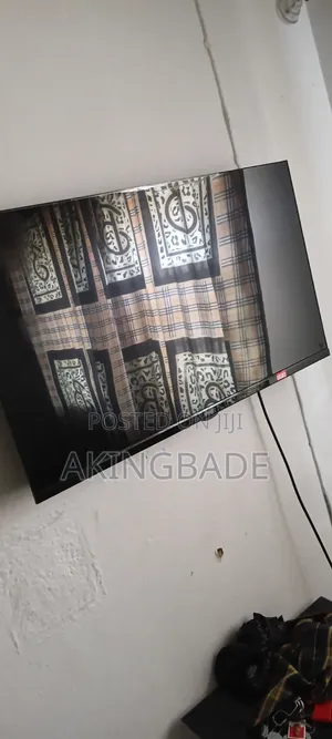 32 Inches Smart Android TV