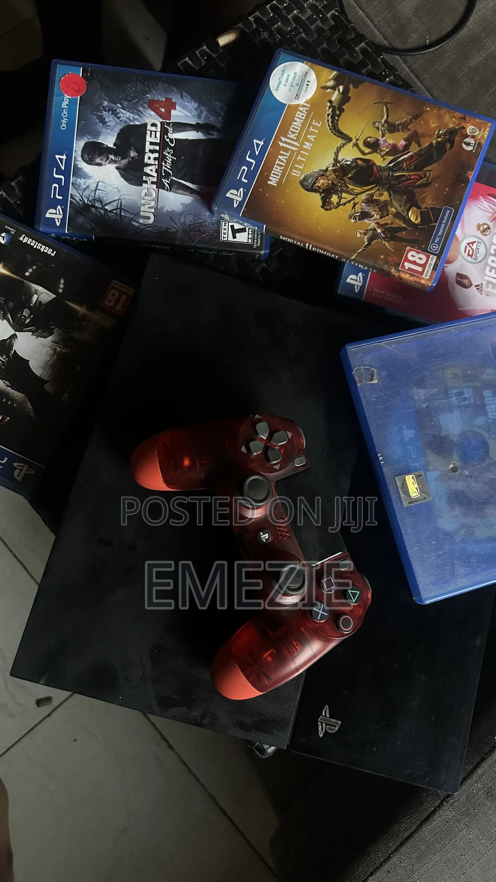 PS4 +One Pad and 5 Games