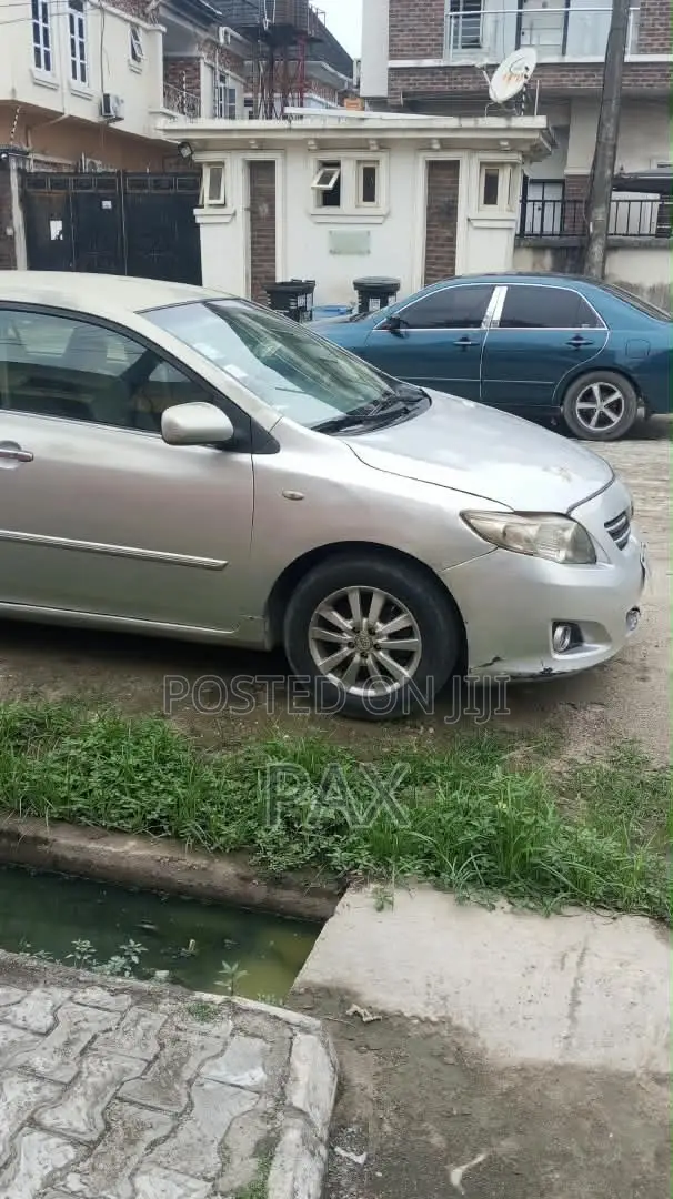 Toyota Corolla 2009 Gray