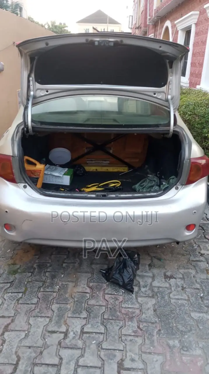 Toyota Corolla 2009 Gray