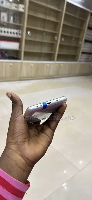 Apple iPhone XR 128 GB White