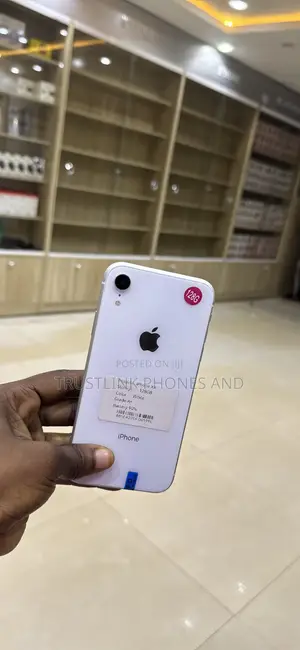 Apple iPhone XR 128 GB White