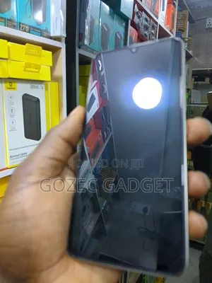 Vivo V25 128 GB Orange