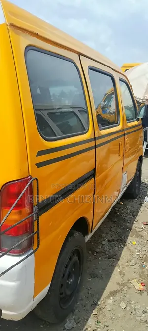 Suzuki Every 2019 Yellow