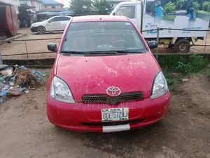 Toyota Yaris 2001 Red