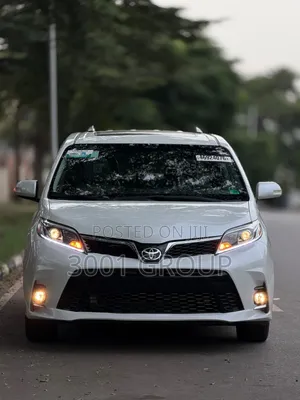 Toyota Sienna 2016 White