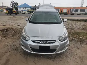 Hyundai Accent 2015 Silver