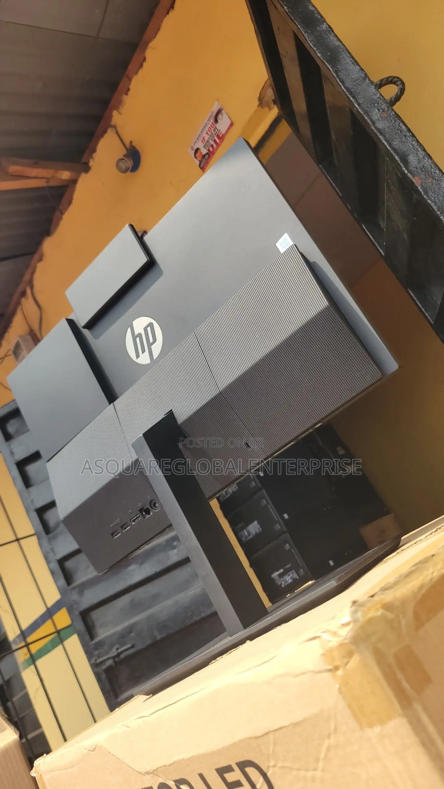 New Desktop Computer HP AiO 24 8GB Intel Core i5 SSD 256GB