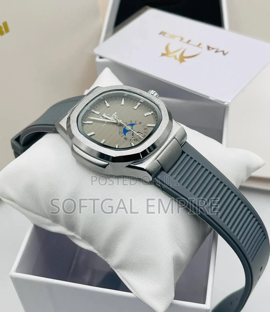 Matturi Rubber Chronograph Watch