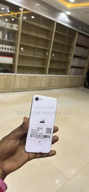 Apple iPhone SE (2020) 64 GB White